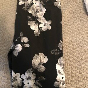Black and white floral leggings